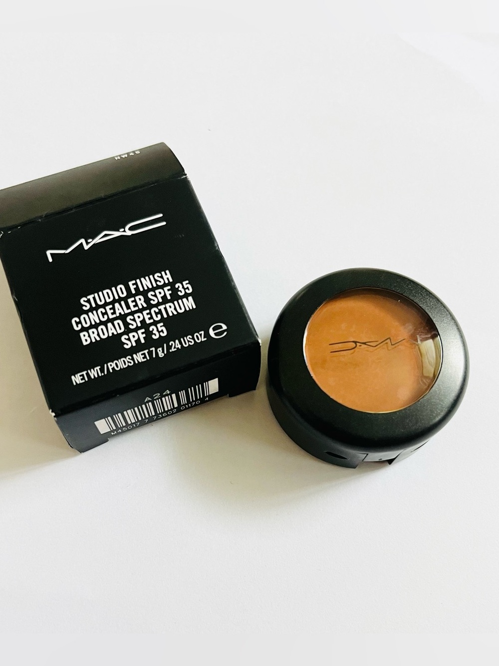 M·A·C Studio Finish Concealer Shade SPF 35 Broad Spectrum #NW45 0.24 oz